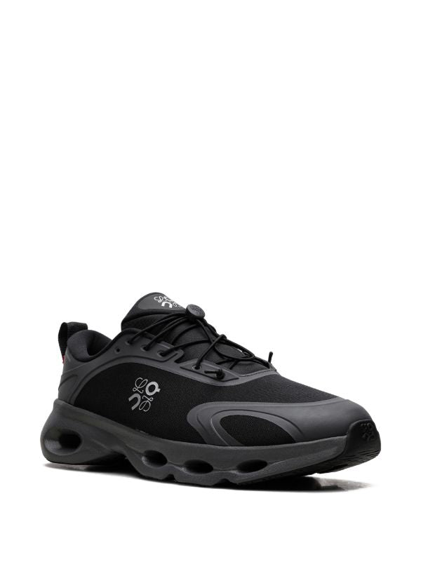 On Running Cloudsolo Loewe Black